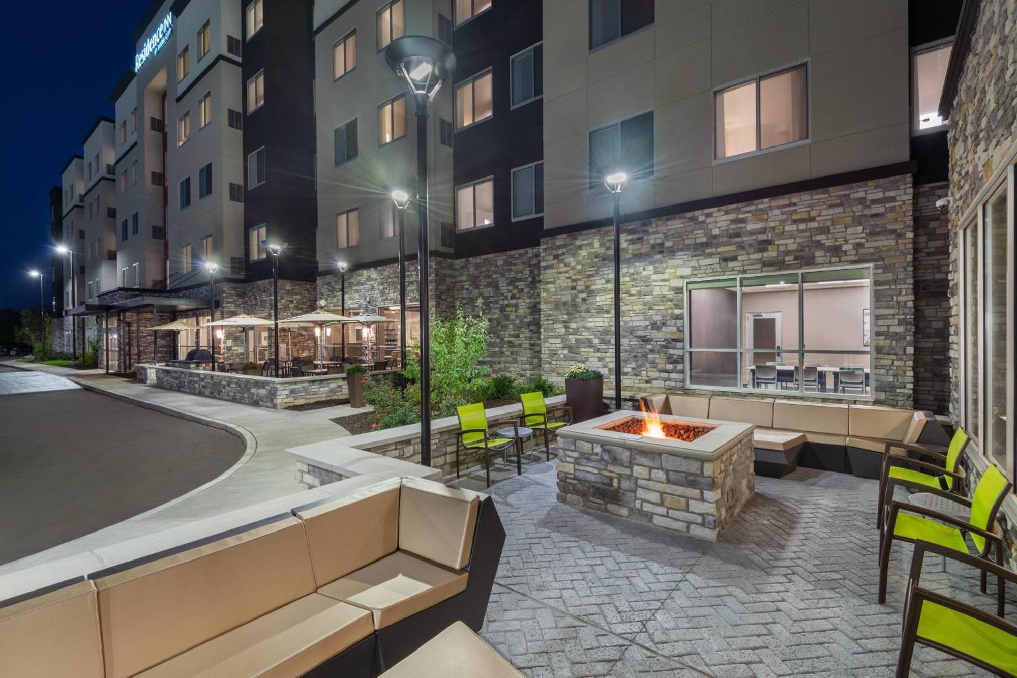 Springhill Suites By Marriott Indianapolis Keystone Exterior photo